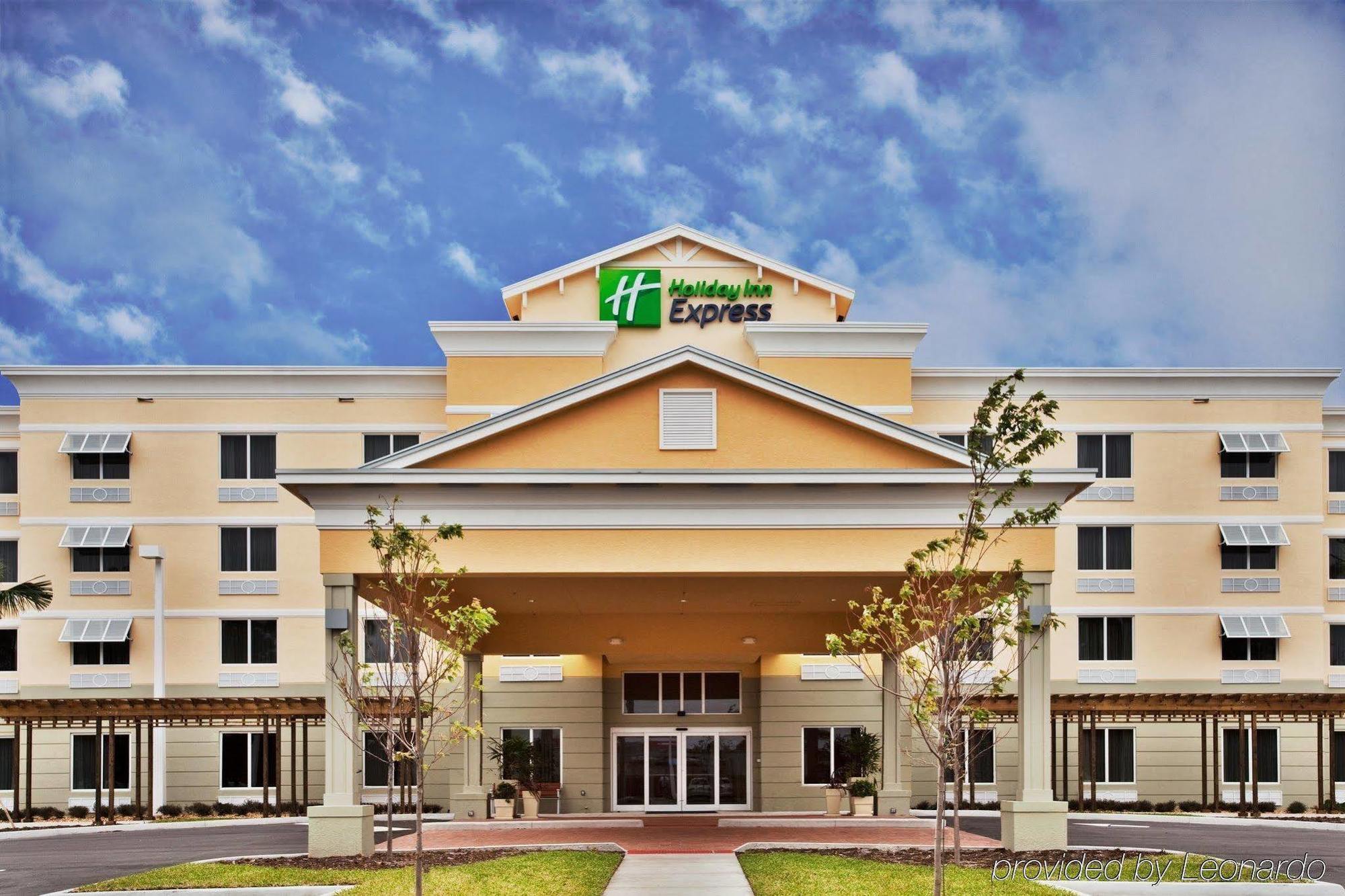 Holiday Inn Express Hotel & Suites Palm Bay, An Ihg Hotel Bagian luar foto